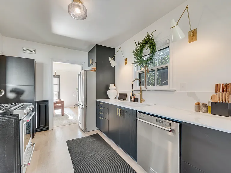 6511 Gaston Ave — Photo 8