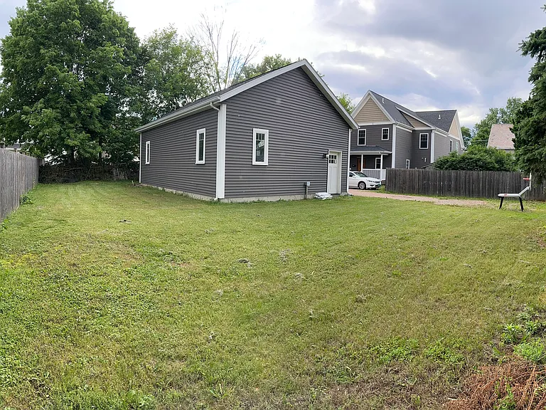 58 Elm St #B — Photo 18