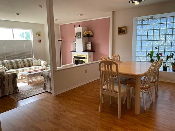 5th image of 6990 Willingdon Ave