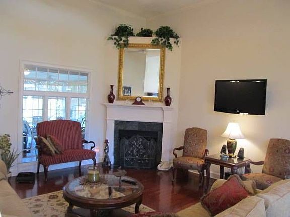 5th image of 2120 Greenfield Ave NW
