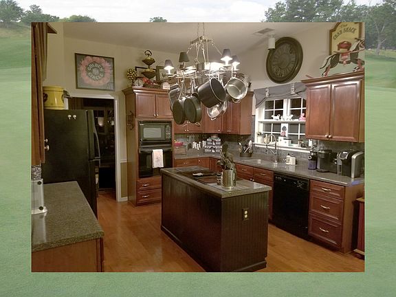 2nd image of 165 Fairoaks Dr