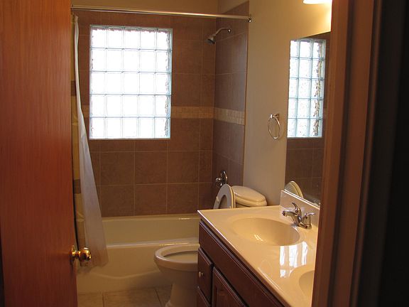 2nd image of 1005 Dwane St