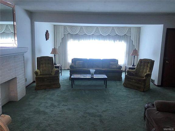 3rd image of 8 Crestwood Ave