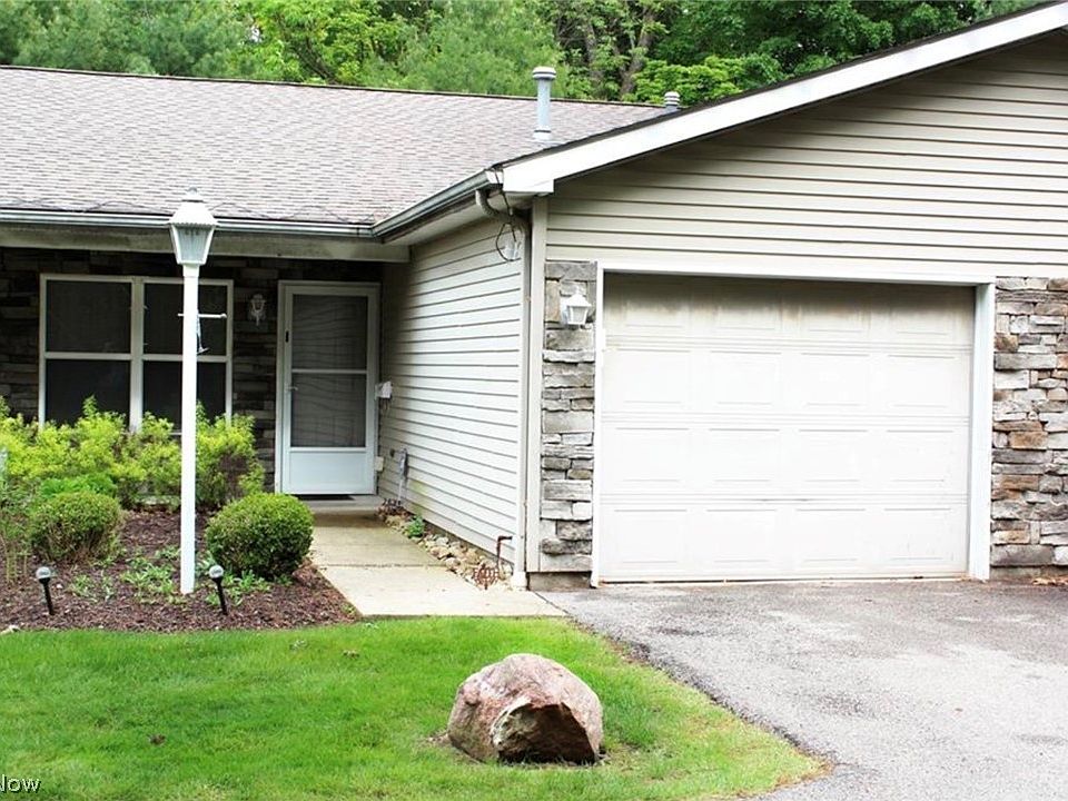 1st image of 361 Meadowbrook Ave Unit 3