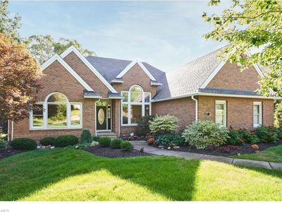 457 Castle Pines Dr, Akron, OH, 44333