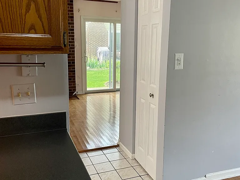 2760 College Hill Cir — Photo 10