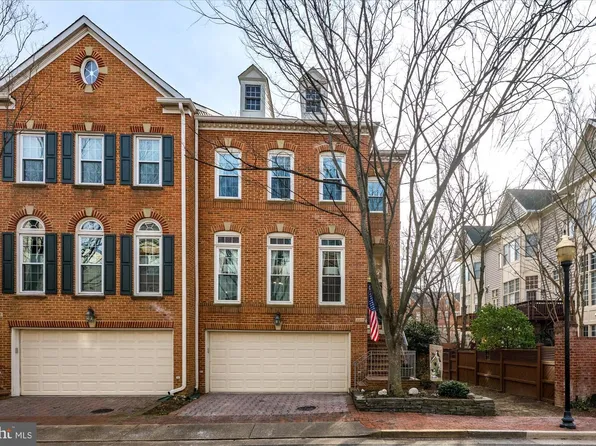 4916 Waple Ln, Alexandria, VA 22304