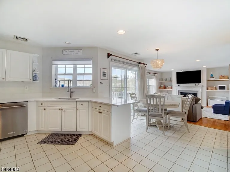 14 Lagoon Way — Photo 17