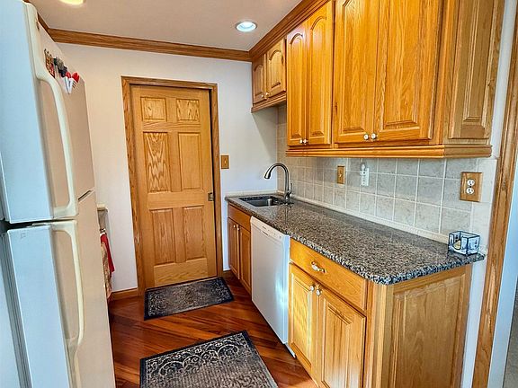 4th image of 38140 Mallast St