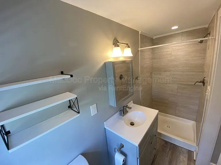 1115 Winchester St #C — Photo 12
