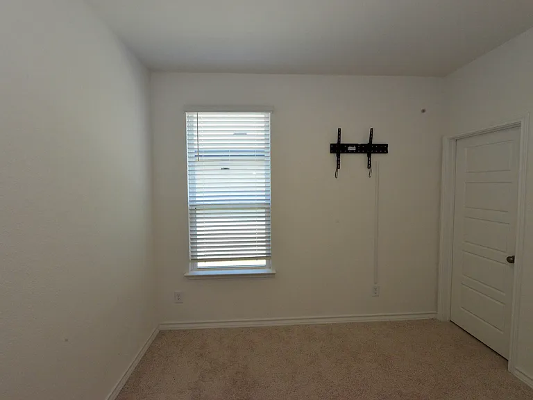 141 Winding Windmill — Photo 17