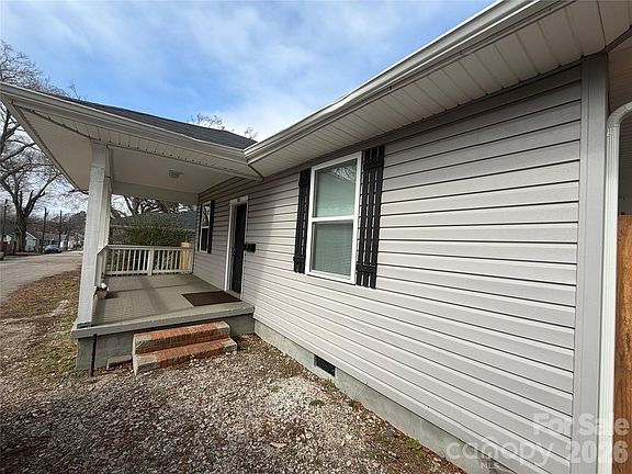 3rd image of 561 2nd St #37