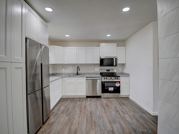 5th image of 2905 Madeira Dr NE