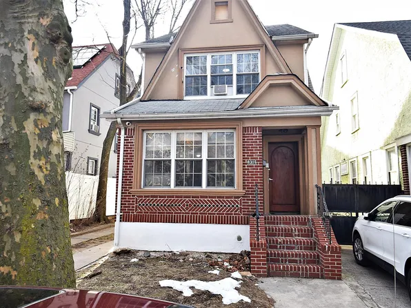 83-16 159th Street, Jamaica Hills, NY 11432