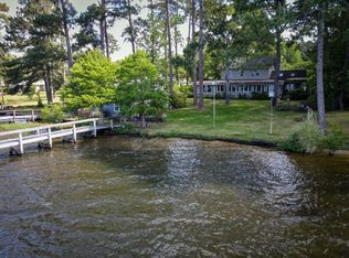 1724 Lesesne Dr, Manning, SC 29102