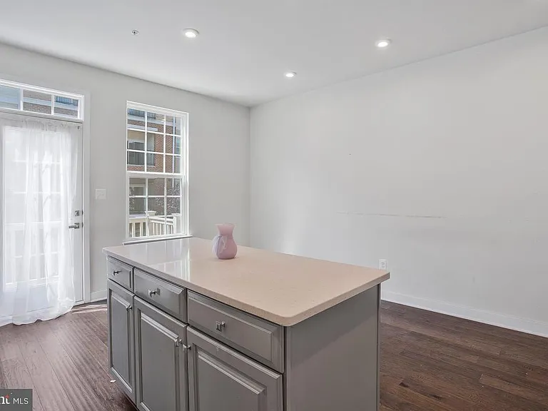 8100 Miner St — Photo 14