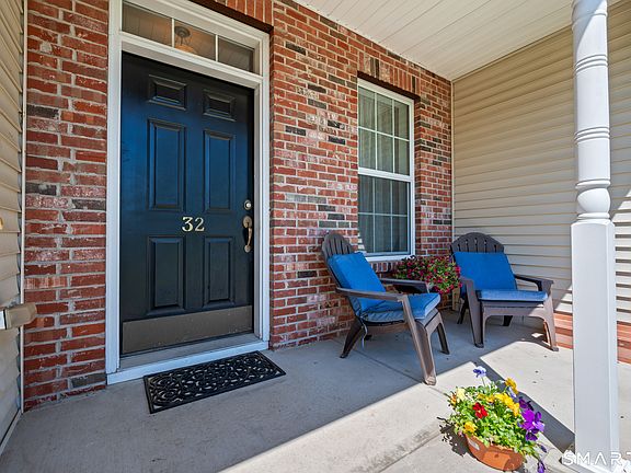 4th image of 32 Rhodora Terrace #32