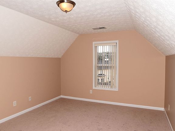 5th image of 109 Adams Lake Ct