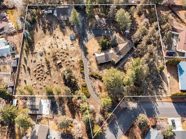 1703 NE Meadow Ln, Bend, OR 97701