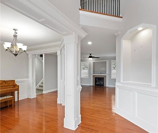 3rd image of 400 Oakridge Dr