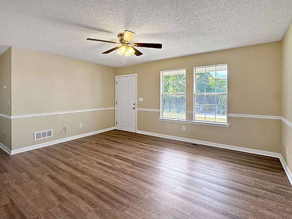 4th image of 4012 Sutton Rd