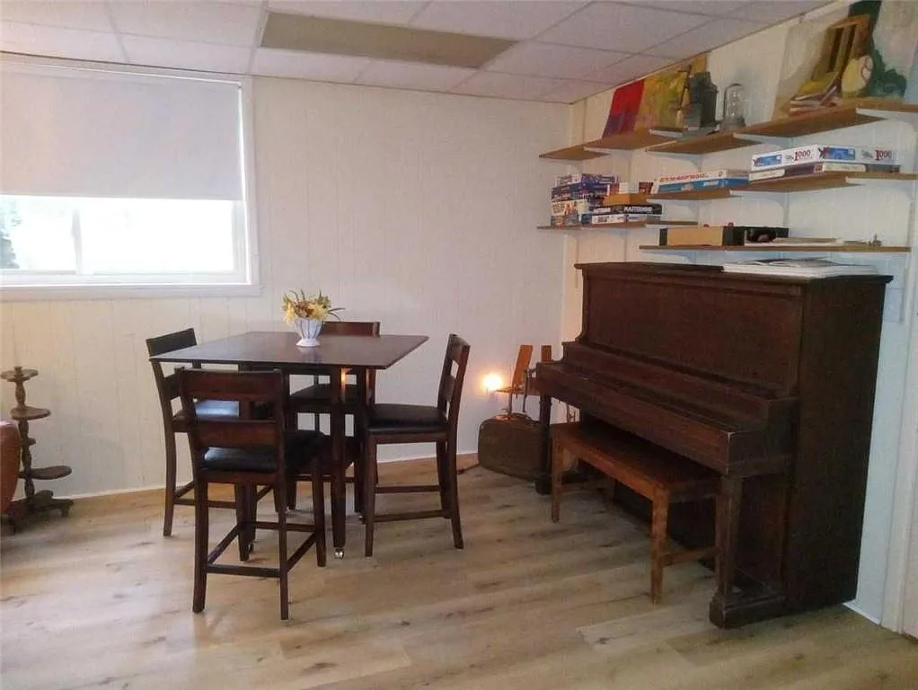 4 bed, 3.0 bath, $4,500 — Photo 4