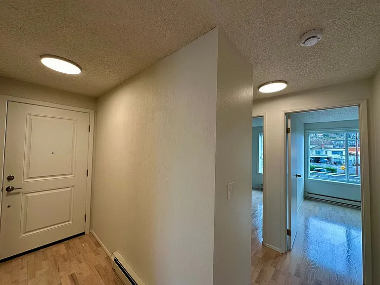 600 S State St #407 — Photo 9
