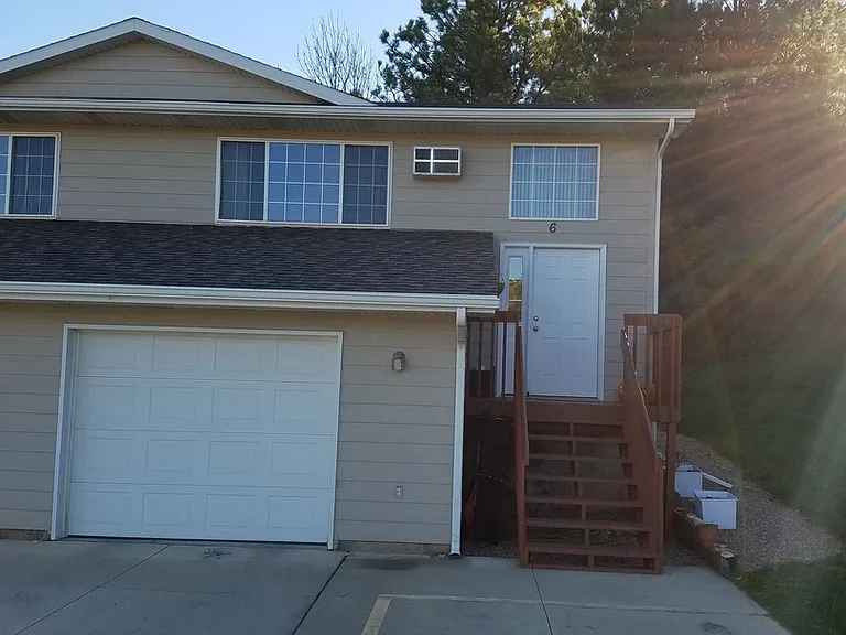 3850 Park Dr #6 — Photo 1