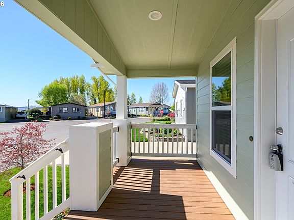 5th image of 4155 NE Three Mile Ln Unit 36