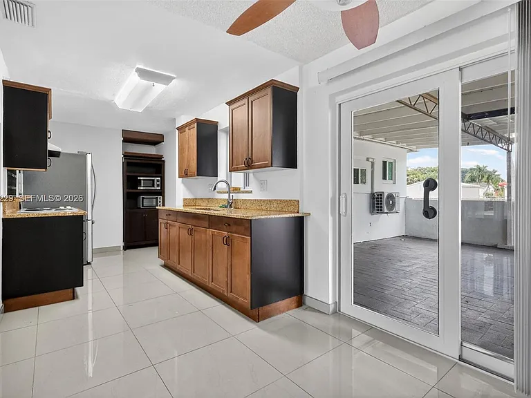 17001 NW 53rd Ct — Photo 10