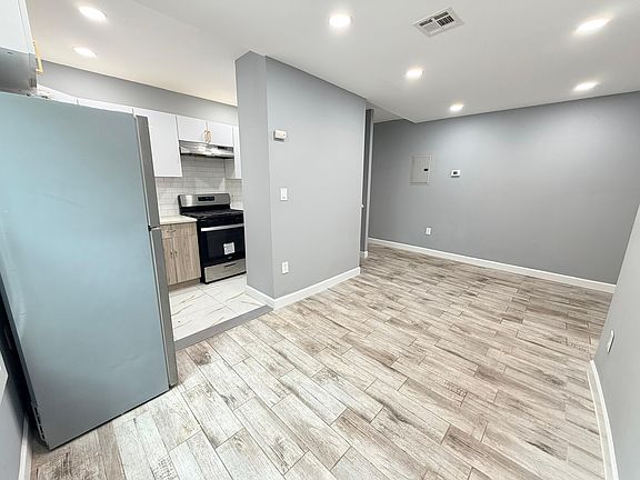 4th image of 6 N 21st St #2
