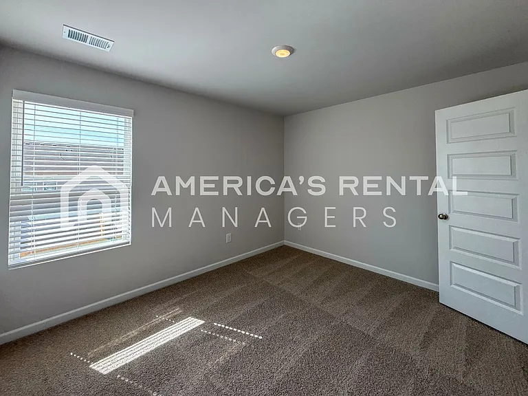 96 River Grass Dr — Photo 32