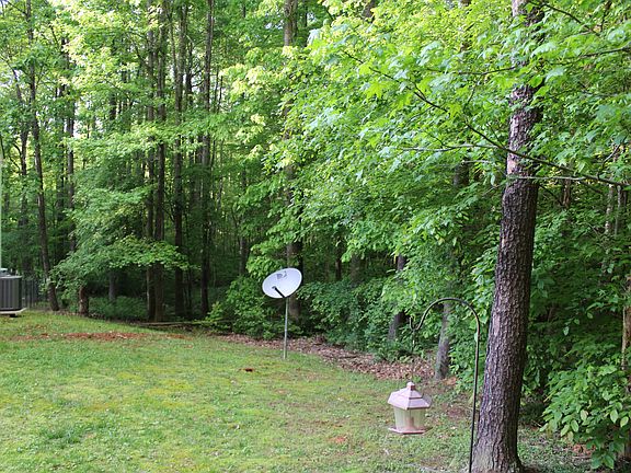 4th image of 2370 Graceland Dr