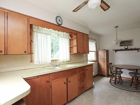 2nd image of 2535 Nadyne Dr