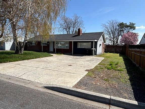 2nd image of 2121 W Lakeside Dr