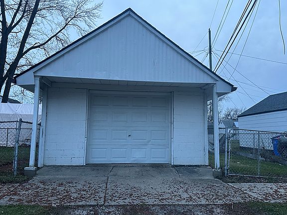 4th image of 7151 Yacht Ave