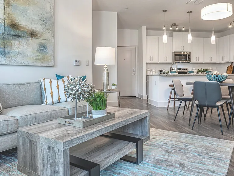 Venice Isles Luxury Apartments — Photo 20