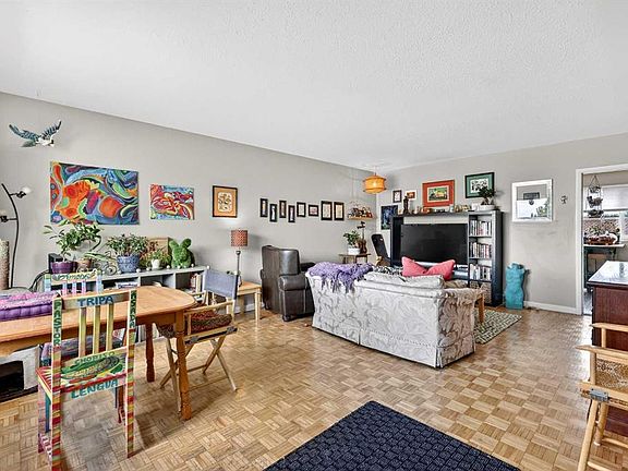 5th image of 301 46th Ave SW