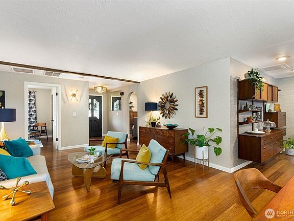 4th image of 8924 NE 191st Place