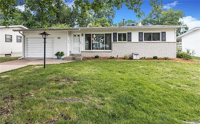 1st image of 855 Carmelita Ln