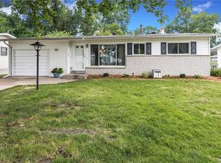 855 Carmelita Ln, Florissant, MO 63031