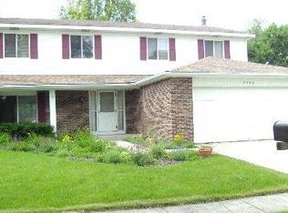 2556 Yellow Star St, Woodridge, IL 60517