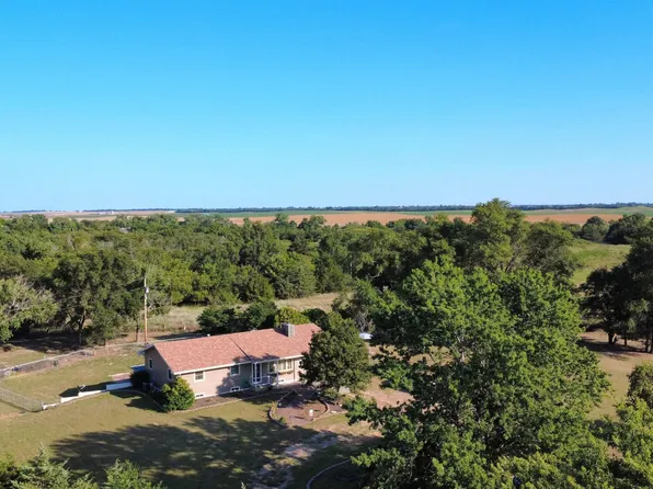 1085 K19 Hwy E, Larned, KS 67550