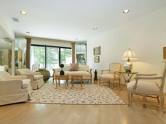 3rd image of 61 Foxwood Dr #61
