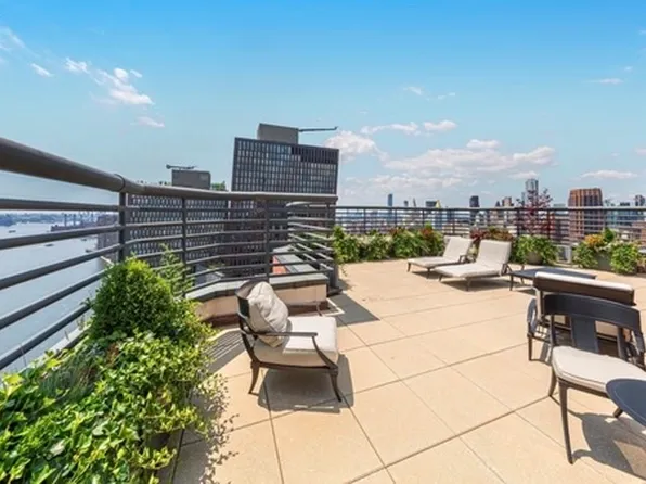 415 East 37th Street image 15 of 16