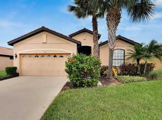 201 Silver Falls Dr, Apollo Beach, FL 33572