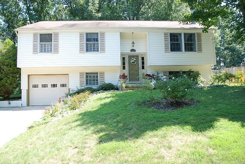 1st image of 567 Bay Green Dr