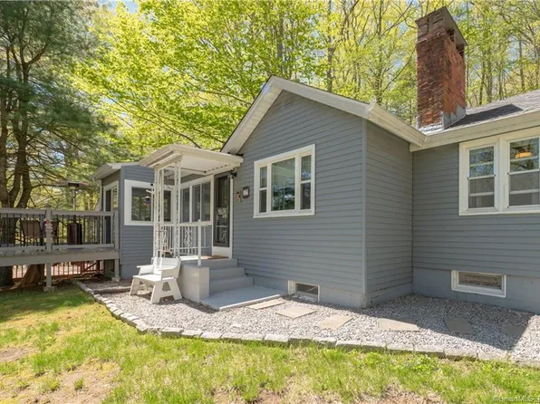 17 Longwood Drive, East Haddam, CT 06423