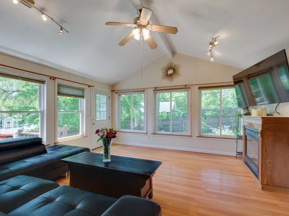 45 Riveredge Rd, Billerica, MA 01821