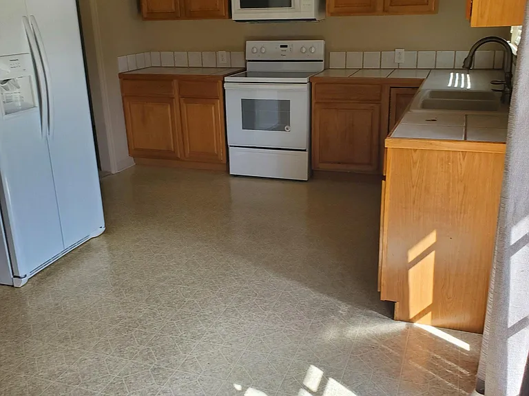 1414 Estes Dr — Photo 4